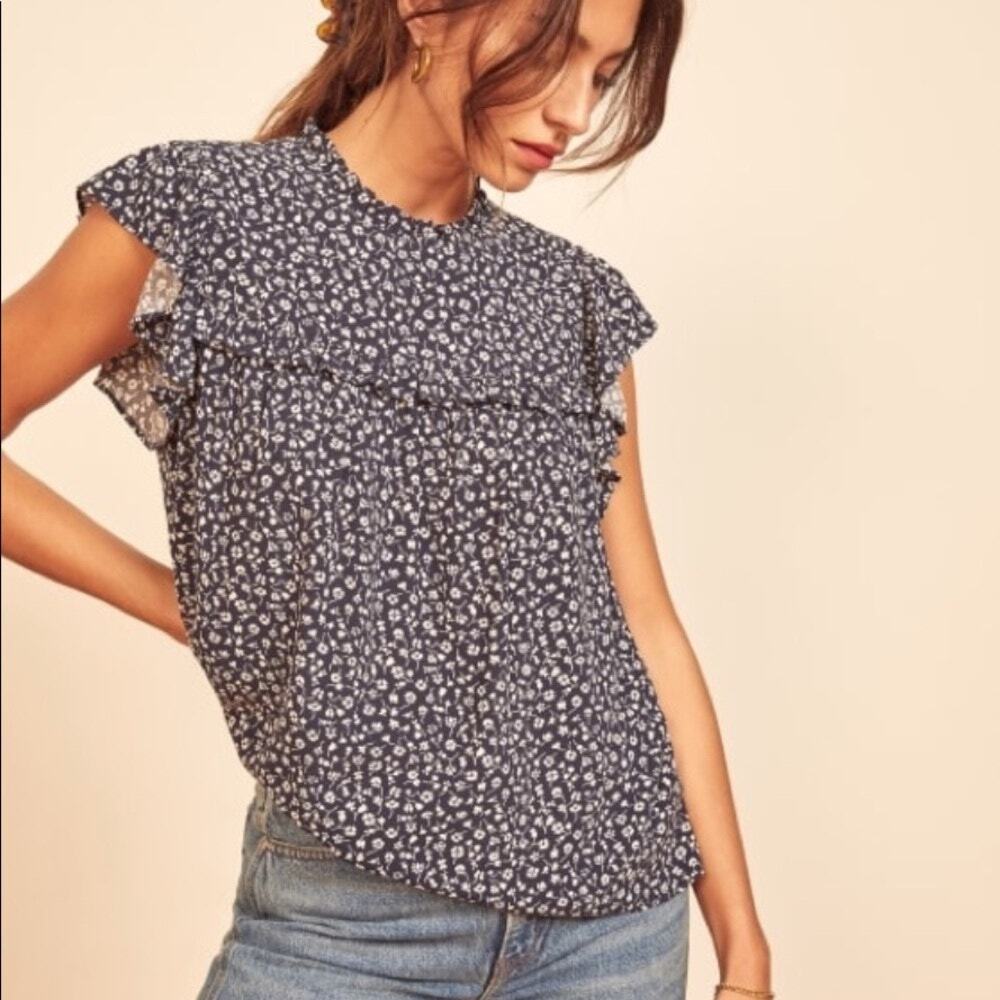 Reformation Rosemary Top in Reina - S- Navy Blue and White Floral